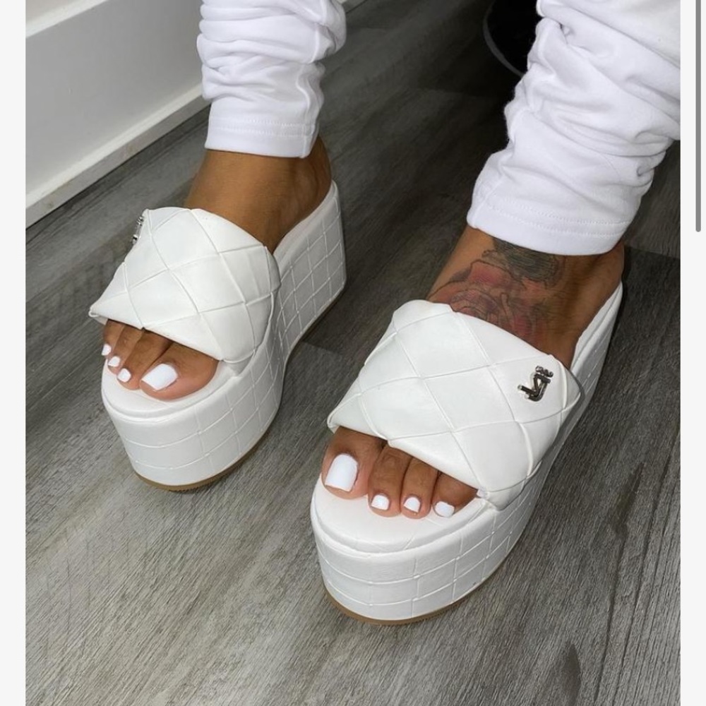 Shane Justin Woven Platforms